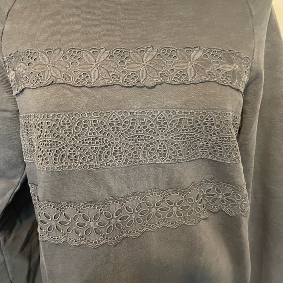 Gap dark gray sweater. Ladies small with front design - Picture 3 of 6